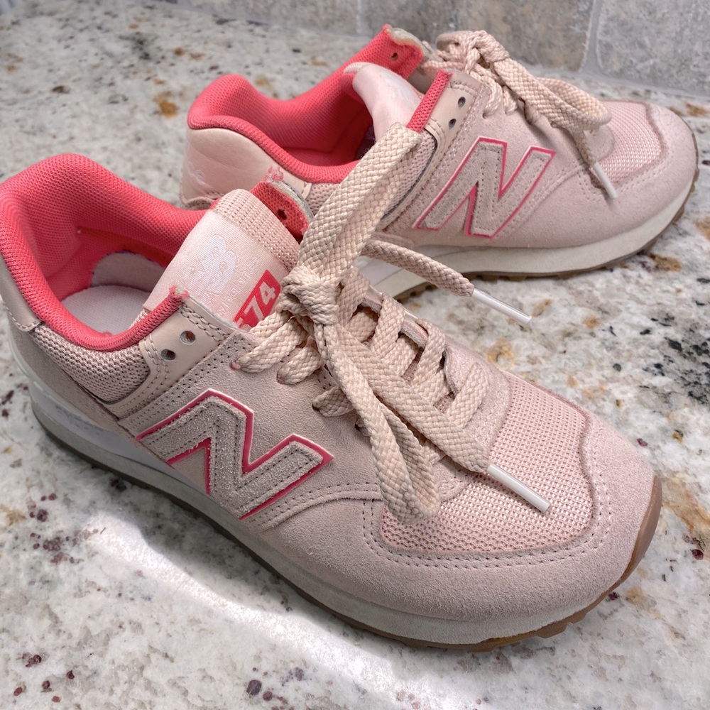 Pink 574 New Balance sneakers. Size 6
